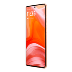 MotorolaEdge50-PeachFuzz-DynFrontsideRight02